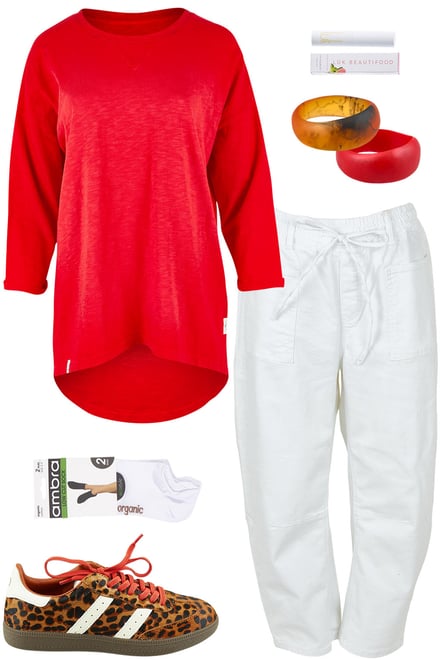 Cranberry Tee With White Barrel Jeans