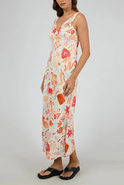 A model wearing the Tyra Cotton Linen Maxi Dress in colour Vwhite (White), from the front, cropped image