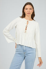 A model wearing the Hudson Linen Blend Shirt in colour Vwhite (White), from the front, cropped image