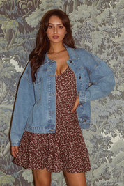 A model wearing the Sydney Jacket in colour Lightblue (Blue), from the front, showing the whole outfit
