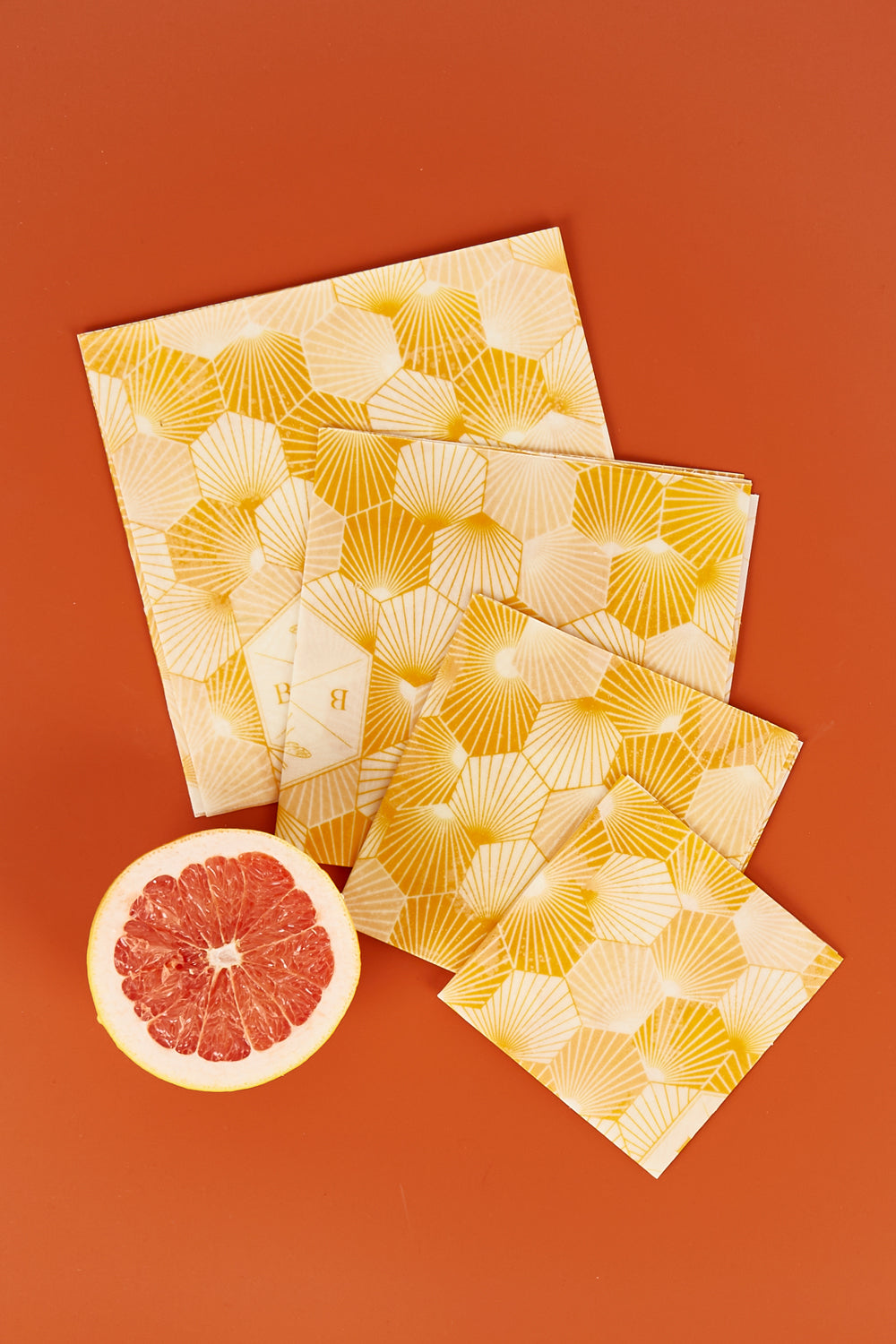 A model wearing size OneSize of the Organic Cotton Four Starter Beeswax Wraps Pack in colour Hex, from the front, showing the whole outfit