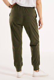 A model wearing the Bondi Cotton Jogger in colour Huskgreen (Green), from the back