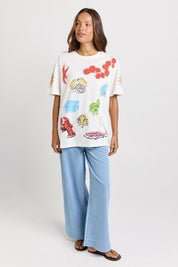 Model Genericm wearing size sample of the Weekend Tee – Harvest in colour Harvest, from the front