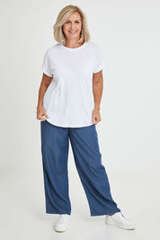 Model Sandy wearing size 10 of the Hailey Short Sleeve Cotton Tee in colour White (White), from the front, showing the whole outfit