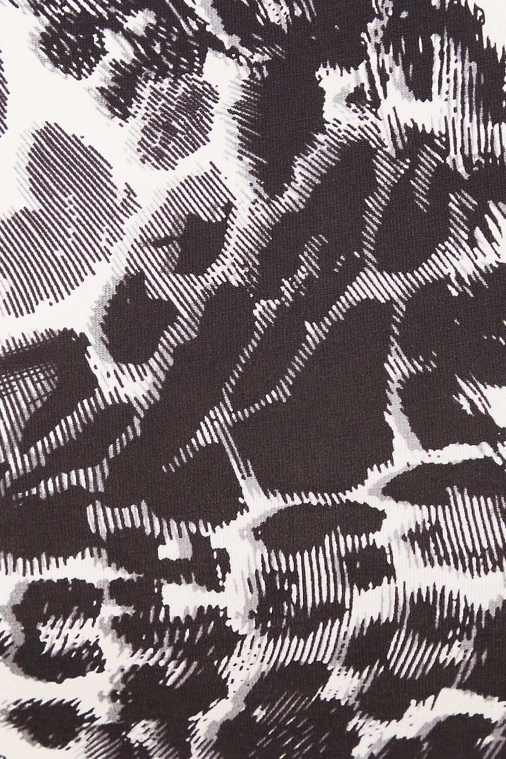 Product shot of the Alicia Midi Skirt in colour Nala (Black), detail