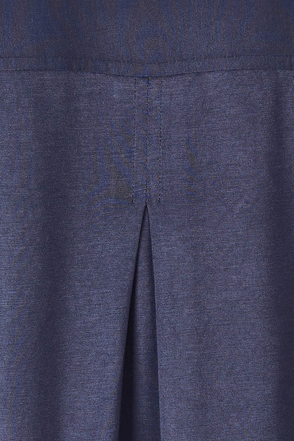 Product shot of the Maya Tee in colour Dustyblue (Blue), detail