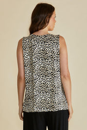 A model wearing the Positano Tank in colour Cheetah, from the back