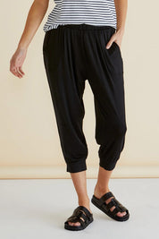 Tokyo Stretch 3/4 Pant - Black