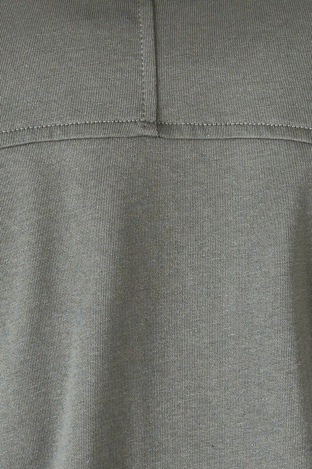 Product shot of the Byron Cardigan in colour Ashgreen, detail