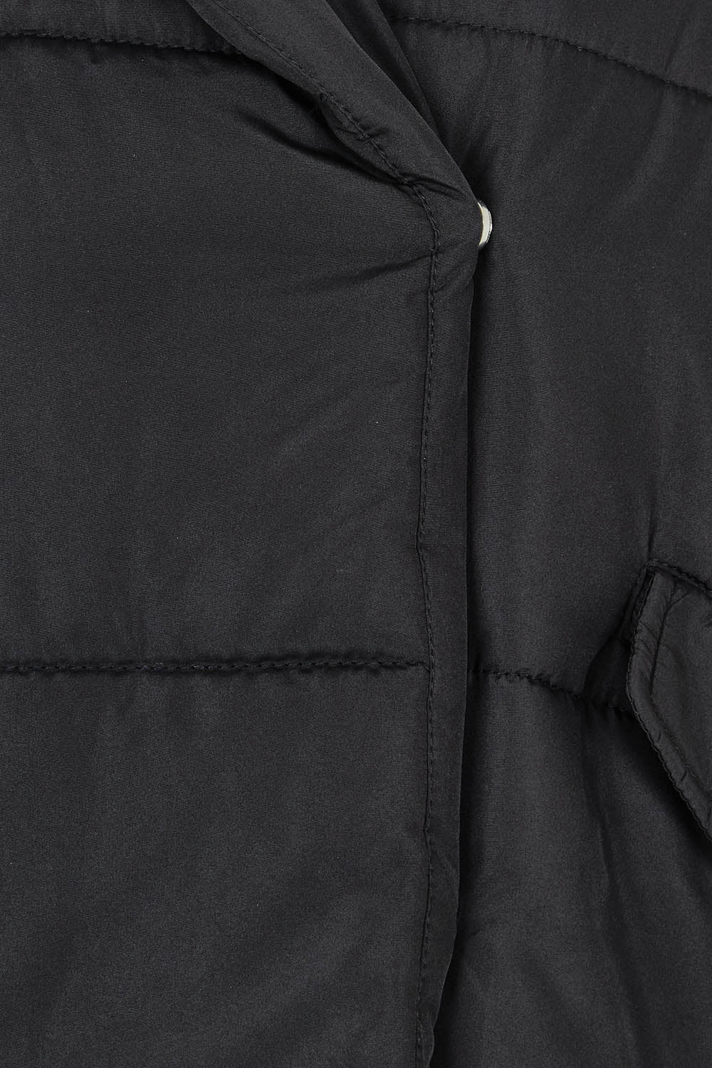 Product shot of the Presley Puffer Jacket in colour Black (Black), detail