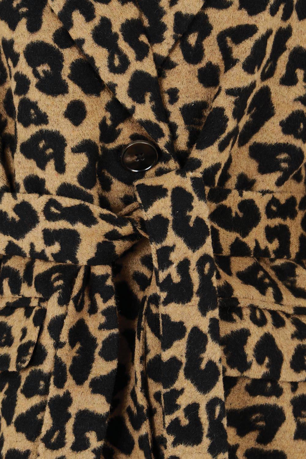 Product shot of the Prague Coat in colour Animal, detail