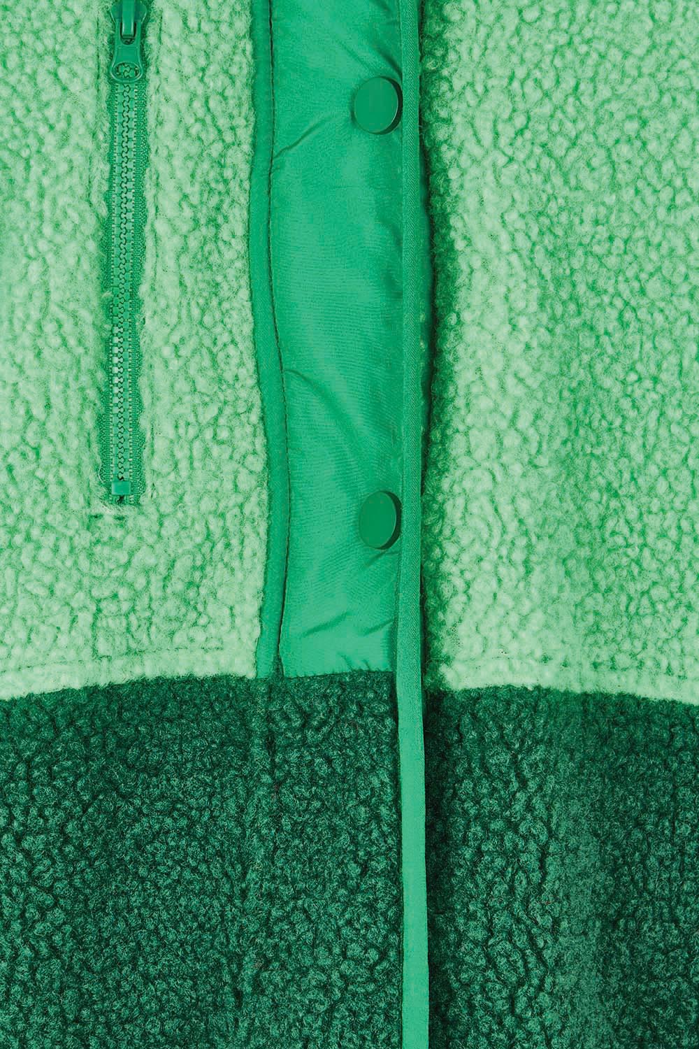 Product shot of the Franklin Fleecy Jacket in colour Green (Green), detail