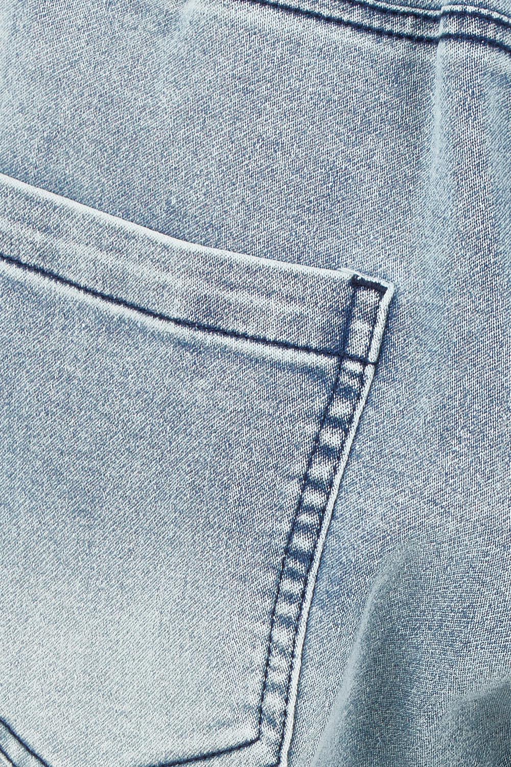 Product shot of the Brooks Jean in colour Lightblue (Blue), detail