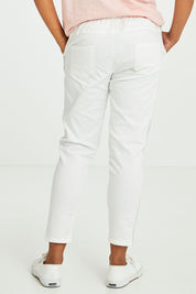 Model Olivia wearing size 10 of the Brooks Jean in colour White (White), from the back