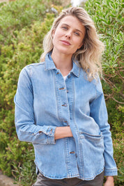 A model wearing the Reese Denim Shacket in colour Denim (Blue), from the front, showing the whole outfit