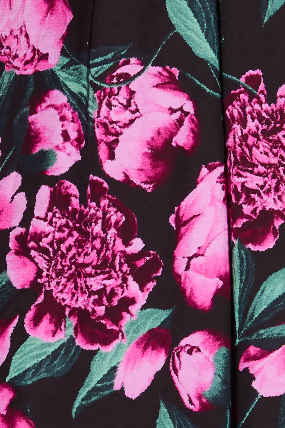 Product shot of the Cecilia Blouse in colour Floral (Pink), detail