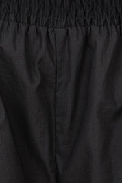 Product shot of the Pomona Cotton Short in colour Black (Black), detail