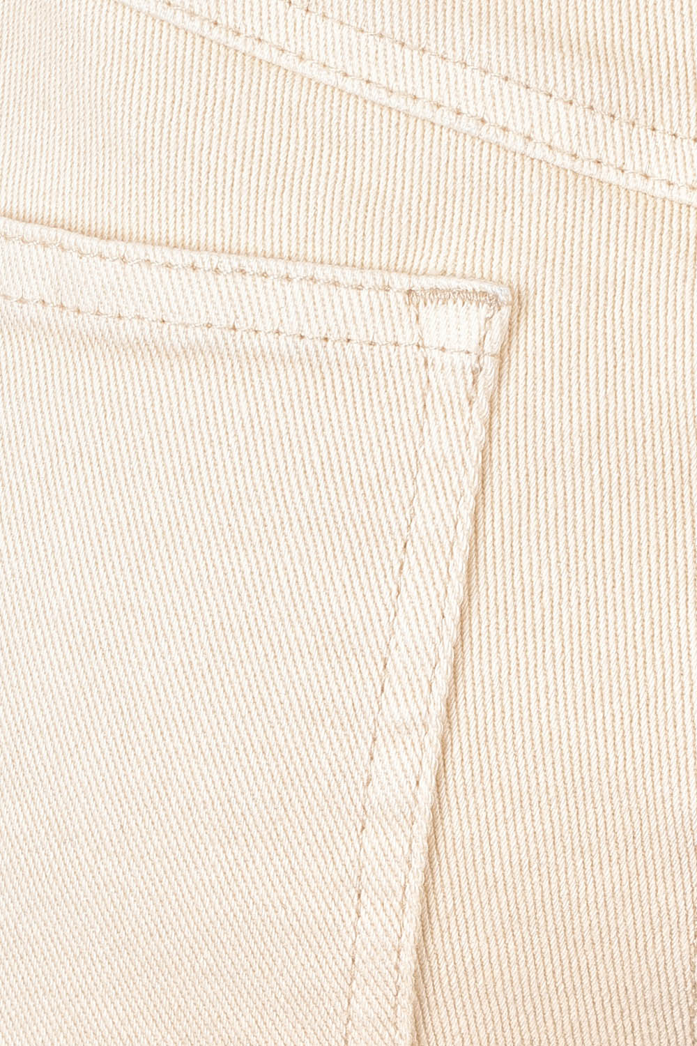 Product shot of the Willow Wide Leg Jean in colour Offwhite (White), detail