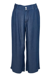 Product shot of the Rio Lyocell Relaxed Pant in colour Darkblue (Blue), from the front