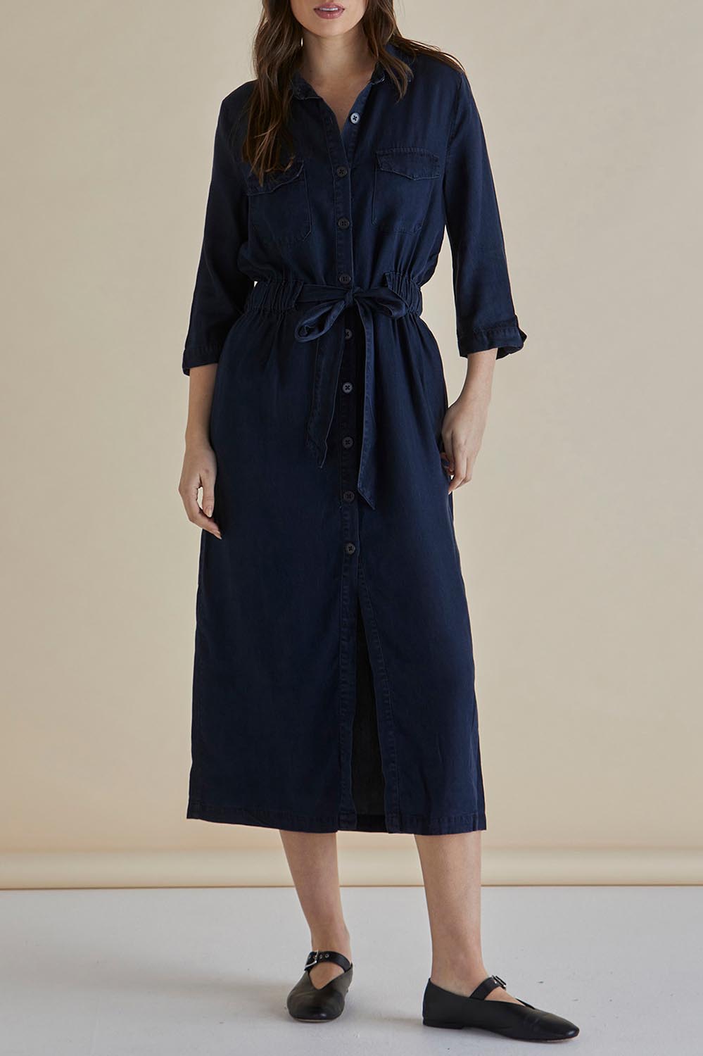 A model wearing the Betty Lyocell Shirt Dress in colour Bluevintag (Blue), from the front, cropped image