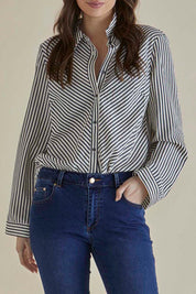 A model wearing the Cotton Blend Crinkle Shirt in colour Blkstripe, from the front, cropped image