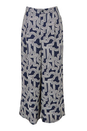 Product shot of the Zander Pant in colour Navygeo (Blue), from the front
