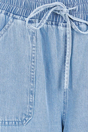 Product shot of the Saffra Relax Leg Jean - Midwash in colour Midwash, showing detail