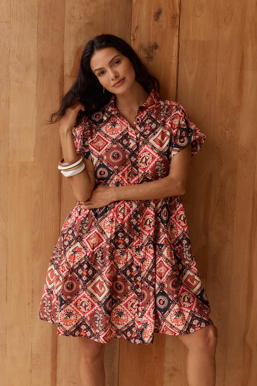 Model Genericm wearing size sample of the Copacabana Shirt Dress – Coco in colour Coco, in a cropped view