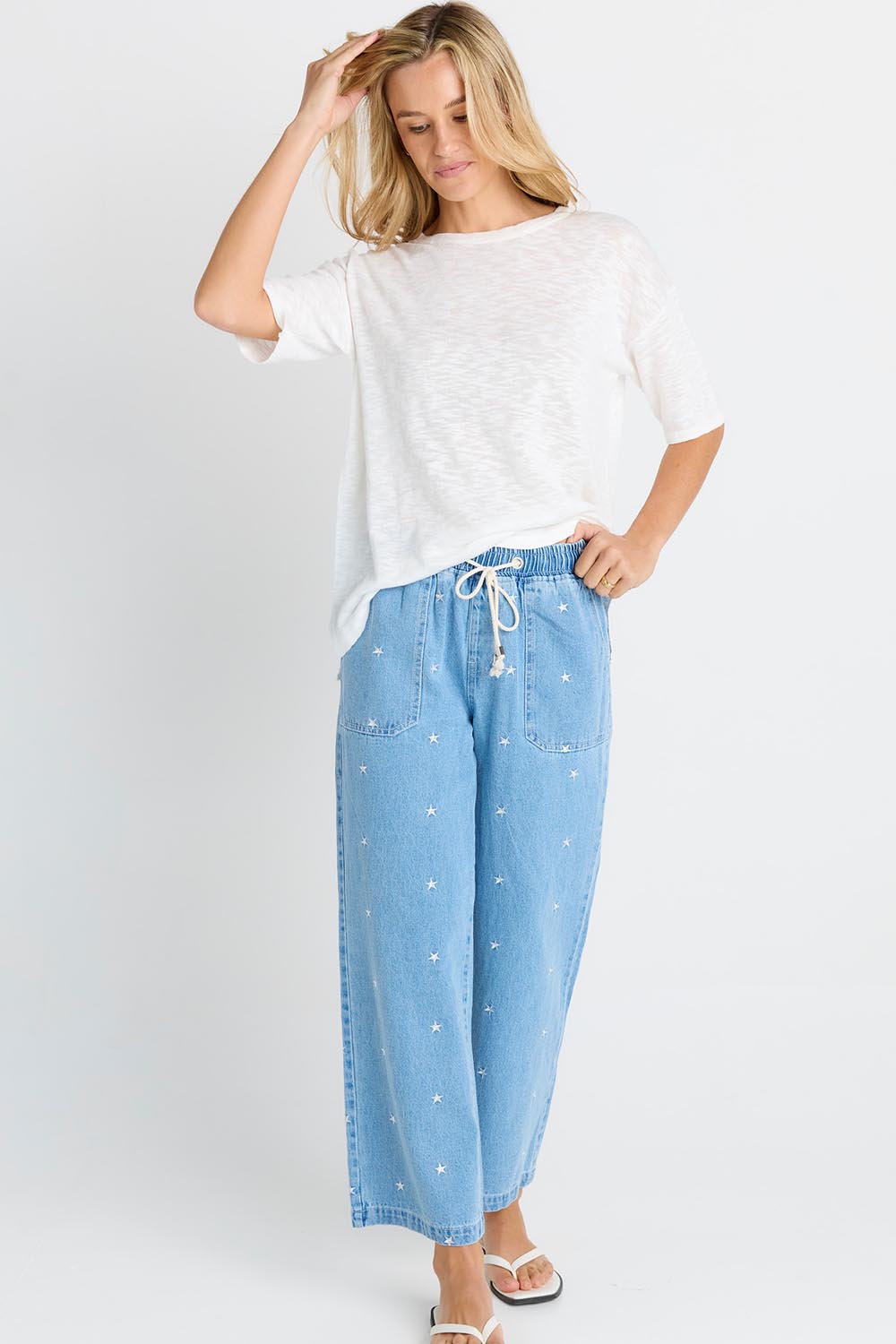 Model Genericm wearing size sample of the Star Denim Jogger – Denimstar in colour Denimstar, from the front
