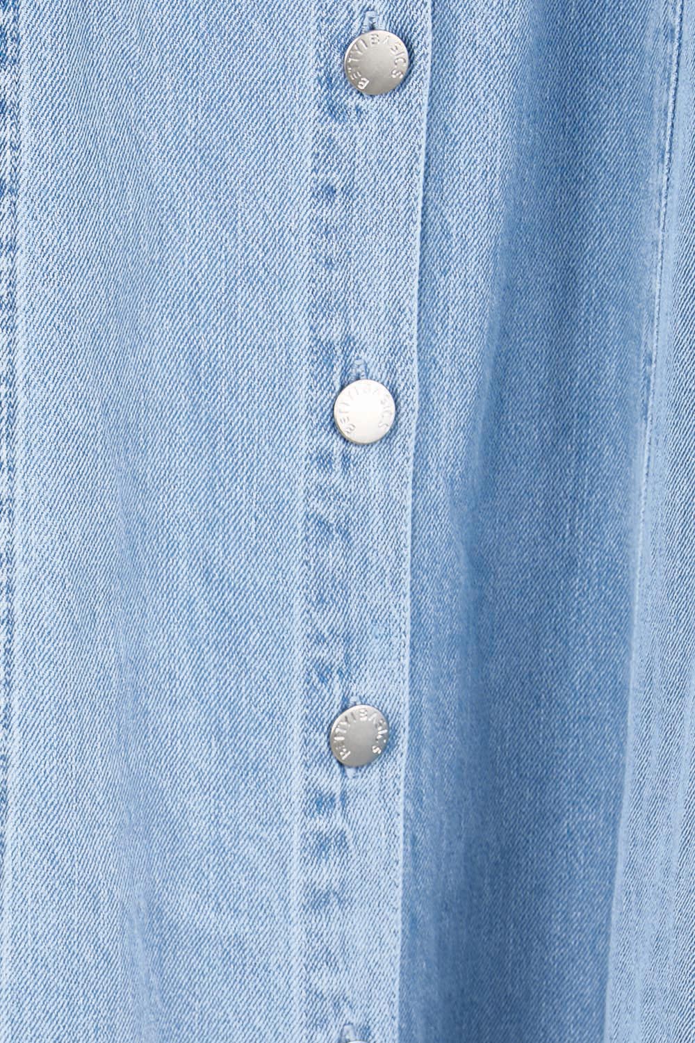 Product shot of the Willow Denim Dress – Medwash in colour Medwash, showing detail