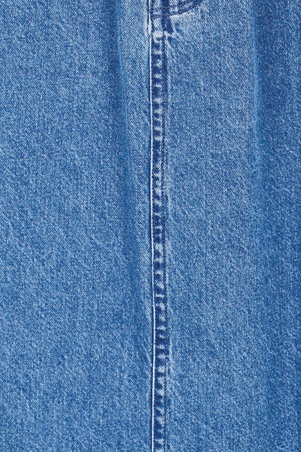 Product shot of the Solange Midi Denim Skirt – Medwash in colour Medwash, showing detail