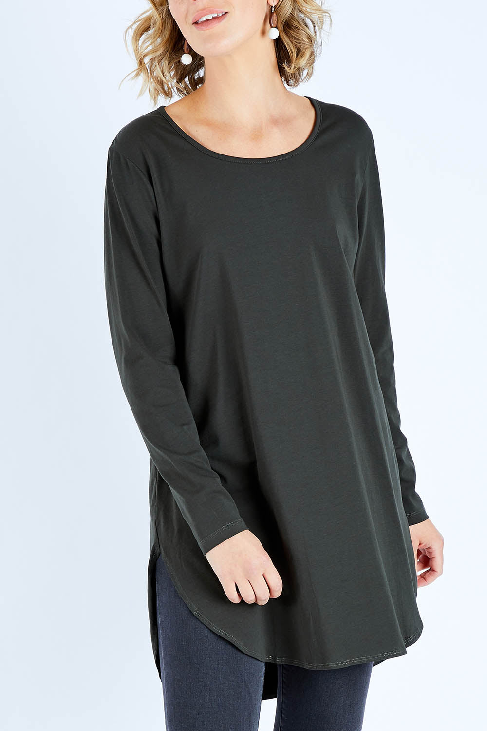 Model Chelsea wearing size 10 of The Cotton Long Sleeve Boyfriend Tee in colour Khaki (Green), from the front, cropped image