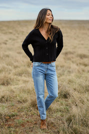 Model Amanda wearing size 10 of The Boyfriend Slim Leg Jean in colour Blue (Blue), from the front, showing the whole outfit