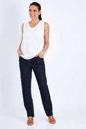 Model Pamela wearing size 10 of The Essential 5 Pocket Slim Jean in colour Darkdenim (Blue), from the front, showing the whole outfit