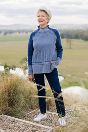 Model Elise wearing size 10 of The Weekender Jeans in colour Darkdenim (Blue), from the front, showing the whole outfit
