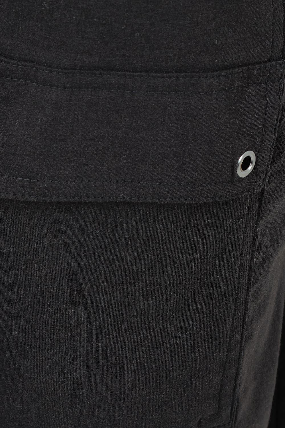 Product shot of The Cotton Blend Cargo Pant in colour Black (Black), detail