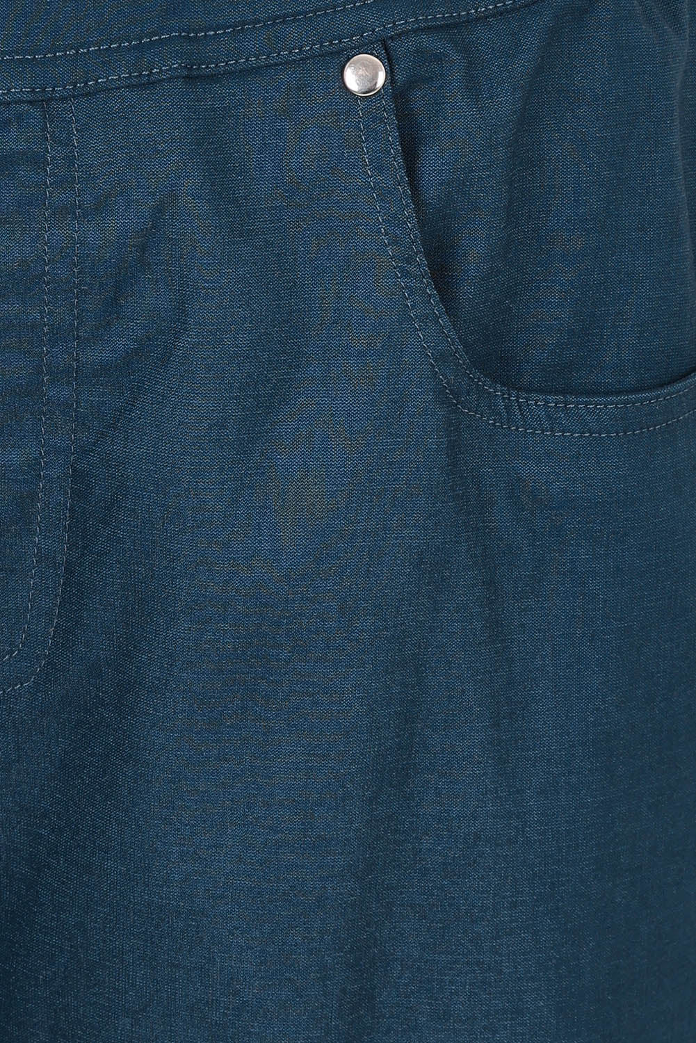 Product shot of The Cargo Short in colour Petrol (Blue), detail