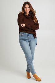 Model Laura wearing size 14 of The Keepers Highwaisted Straight Jean in colour Lightdenim (Blue), from the front, showing the whole outfit