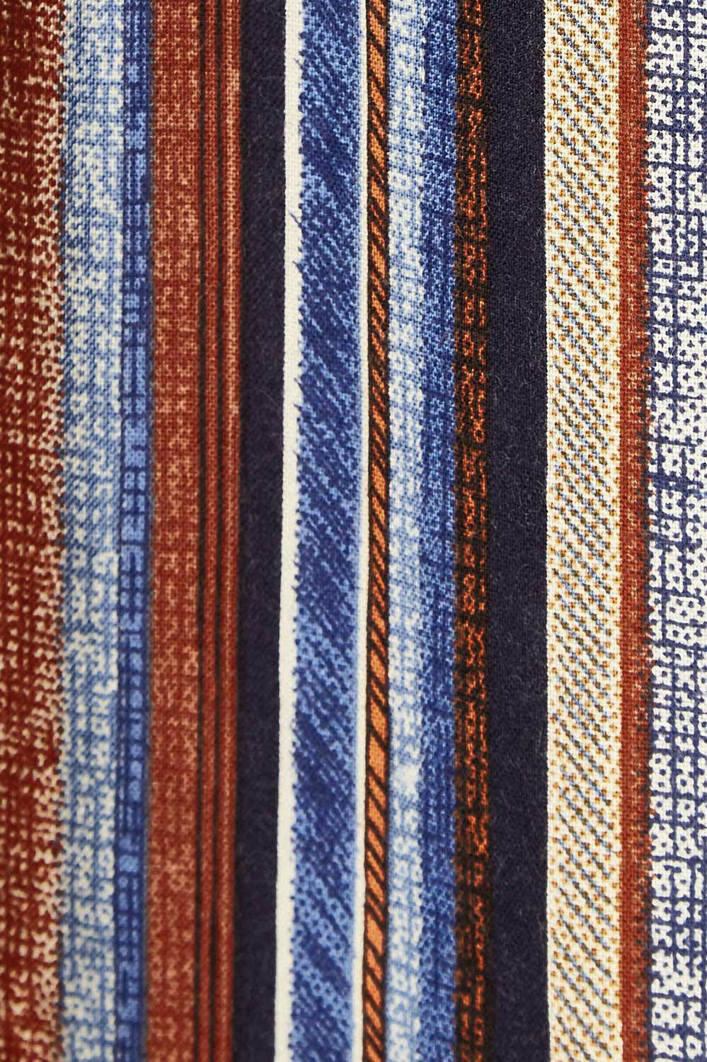 Product shot of The Long Sleeve Crew Neck Shirt in colour Camelstrip (Blue), detail