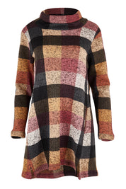 Product shot of The Woolly Knit High Low Tunic in colour Pinkcheck (Pink), from the front
