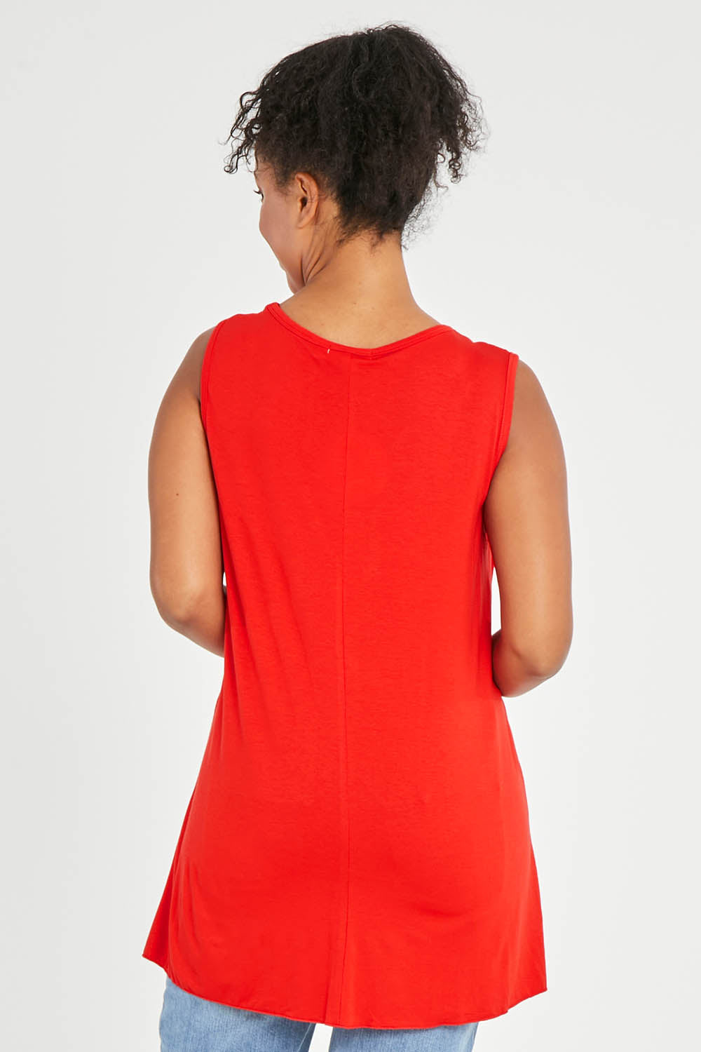 Model Noli wearing size 14 of The Long Overlay Tank in colour Red (Red), from the back