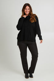 Model Laura wearing size 14 of The Ponte Check Pant in colour Blackbrown (Black), from the front, showing the whole outfit