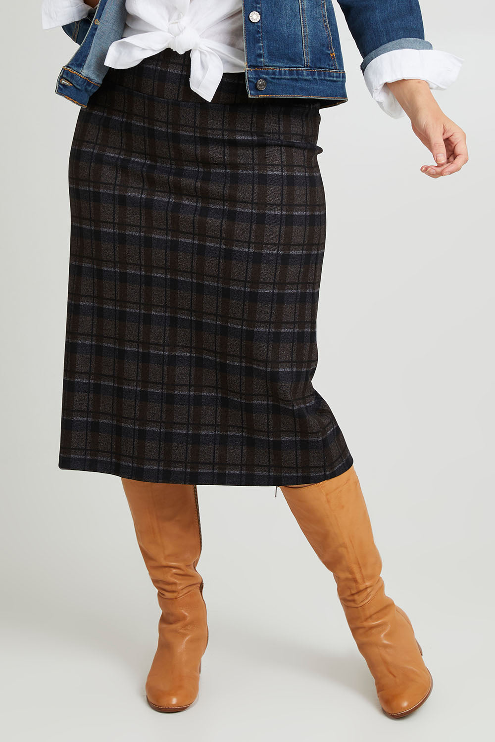 Model Laura wearing size 14 of The Ponte Check Skirt in colour Chocnavy (Blue), from the front, cropped image