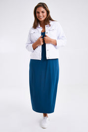 Model Monique wearing size 14 of The Slim Fit Denim Jacket in colour White (White), from the front, showing the whole outfit