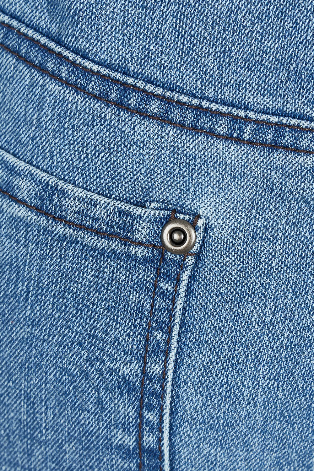 Product shot of The Pull On Denim 3/4 Jean in colour Lightdenim (Blue), detail