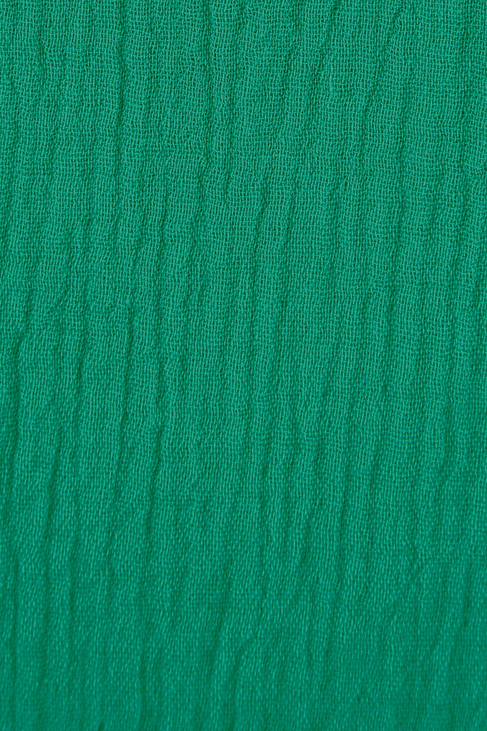 Product shot of The Double Cotton Long Overshirt in colour Emerald (Green), detail