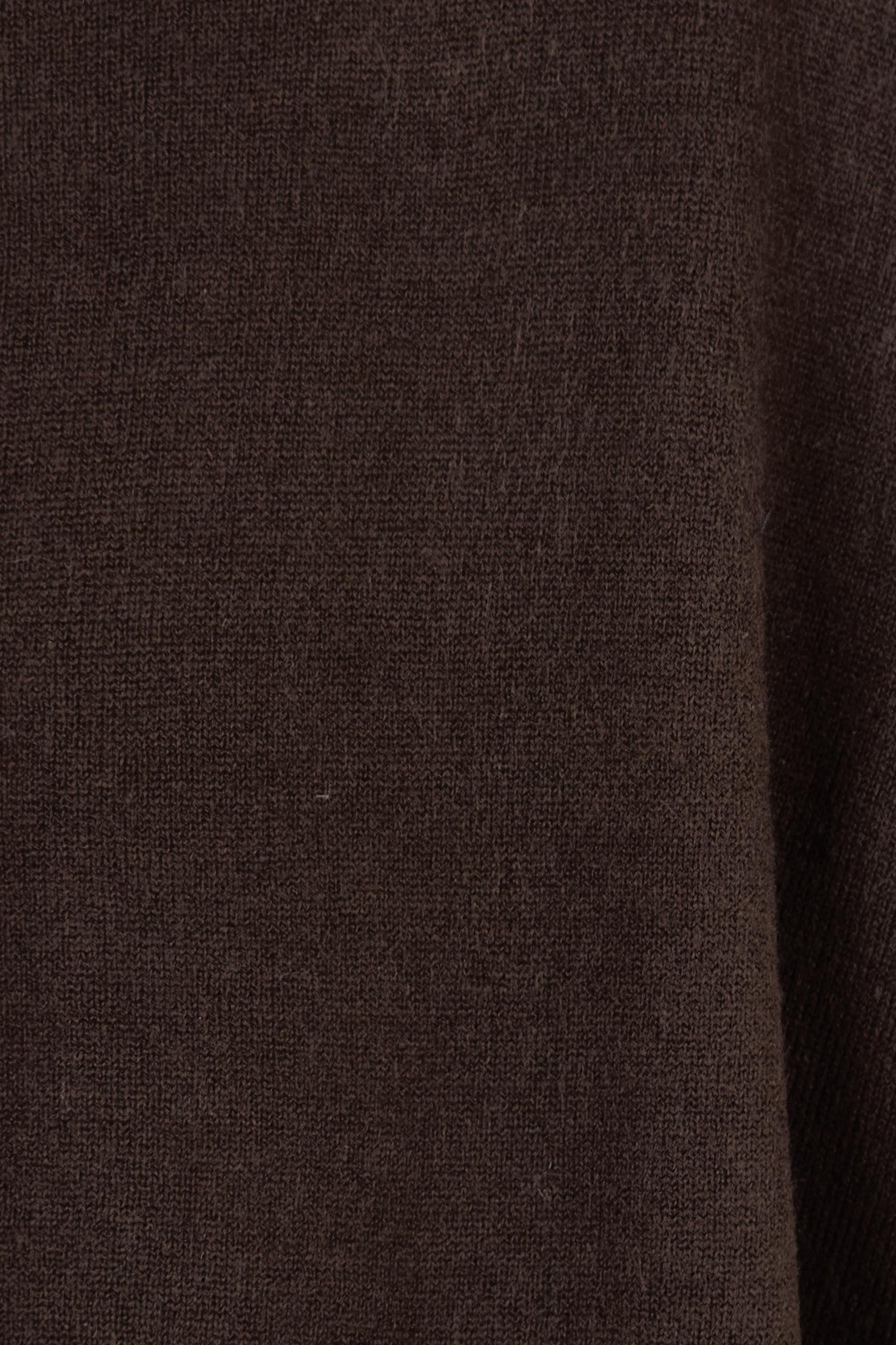 Product shot of The High Low V Neck Jumper in colour Sable, detail