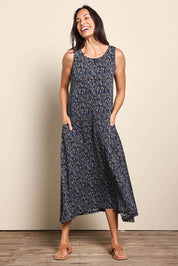 Model Amandam wearing size 10 of the The Easy Wear Print Maxi Dress – Multifleur in colour Multifleur, from the front