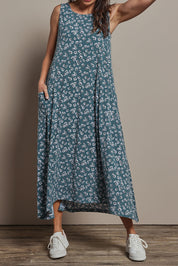 Model Amanda wearing size 10 of The Easy Wear Print Maxi Dress in colour Sagefleur (Green), from the front, cropped image