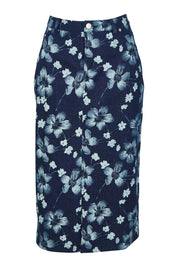Product shot of The 5 Pocket Printed Midi Skirt in colour Denim (Blue), from the front